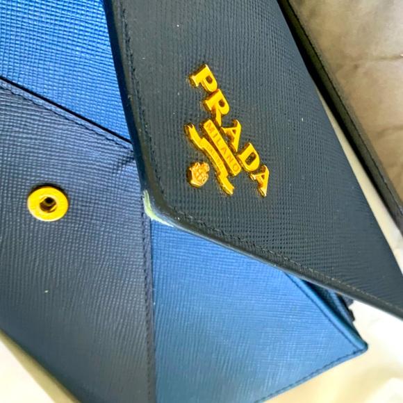 Gorgeous blue PRADA wallet - - Picture 5 of 7